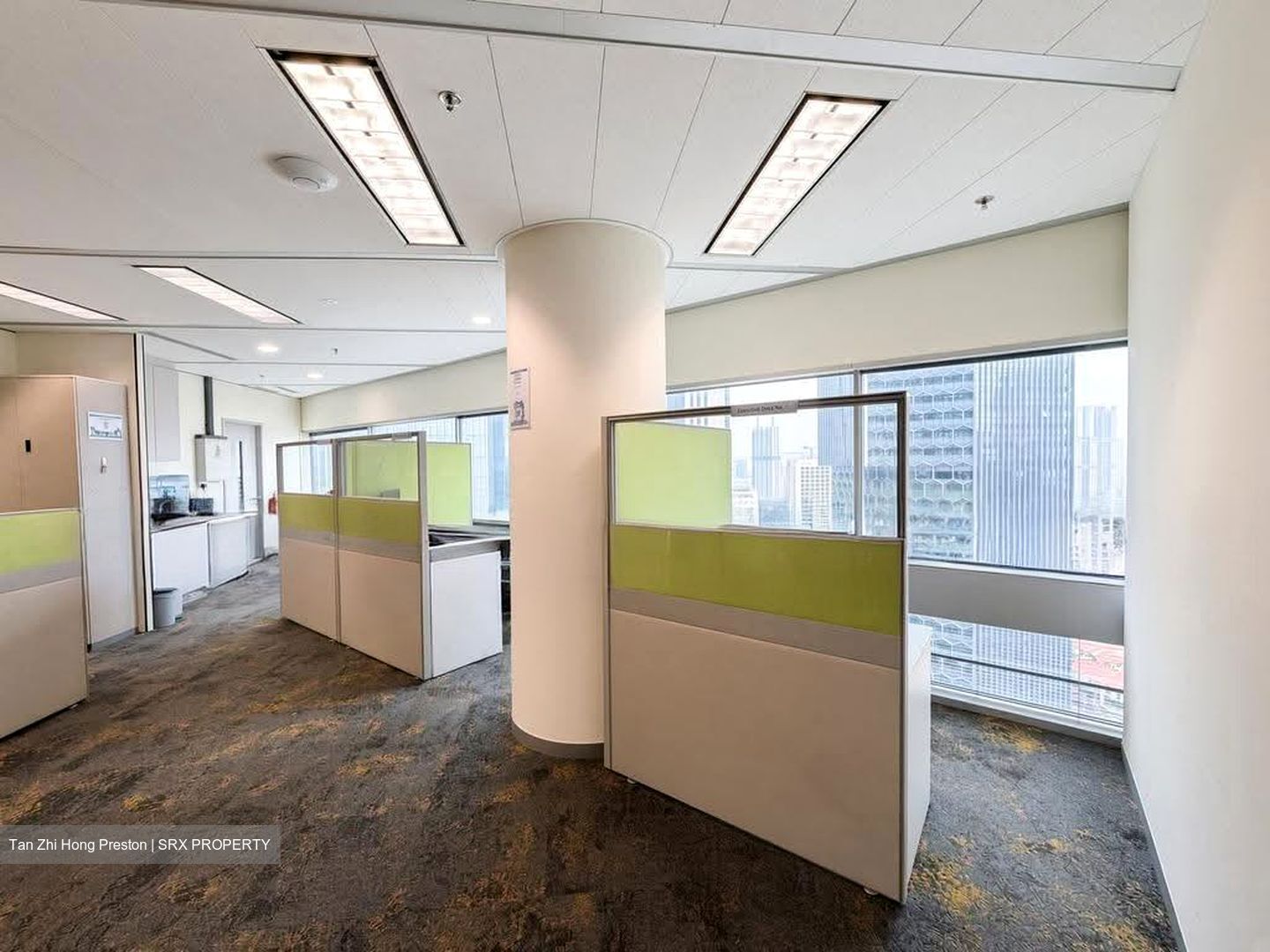 Gateway West (D7), Office #639845321